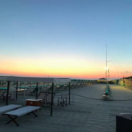 Exclusive Loft 300mt By The Sea Dei Marmi * フォルテ・デイ・マルミ
