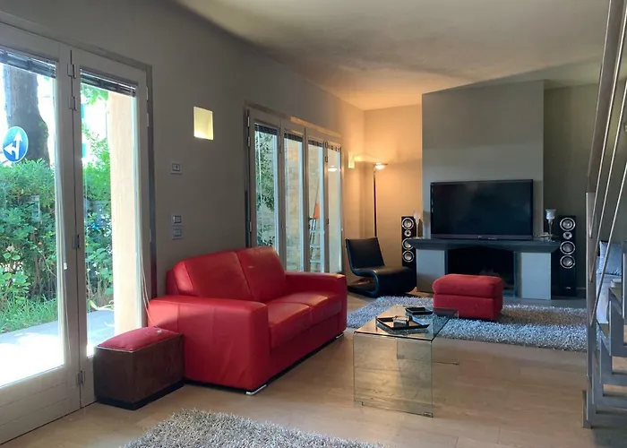 Exclusive Loft 300mt By The Sea Dei Marmi Вілла Форте-дей-Мармі