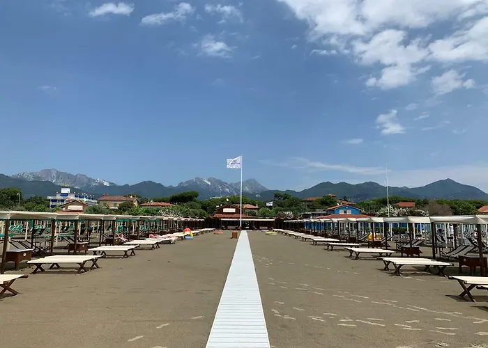 Вілла Exclusive Loft 300mt By The Sea Dei Marmi Форте-дей-Мармі