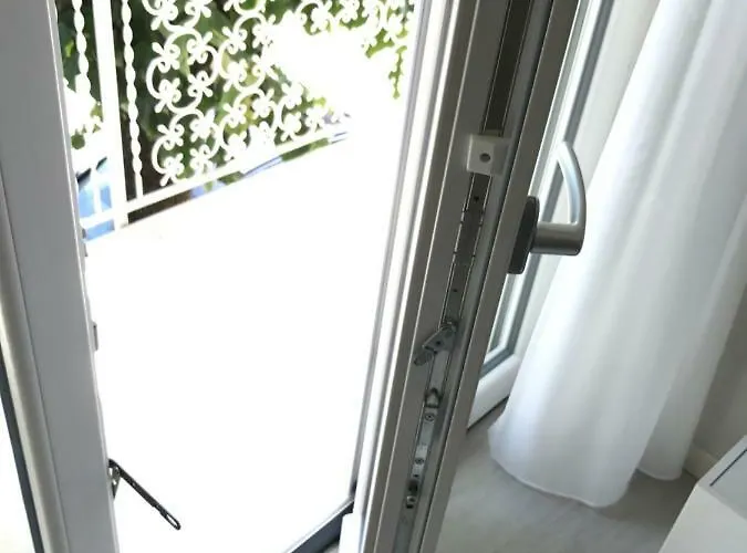 Exclusive Loft 300mt By The Sea Dei Marmi