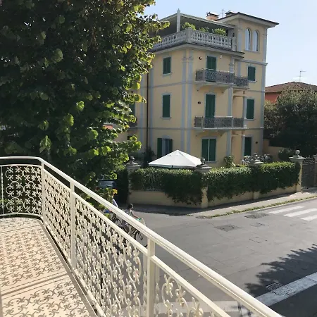 Exclusive Loft 300mt By The Sea Dei Marmi * 포르데데이마르미